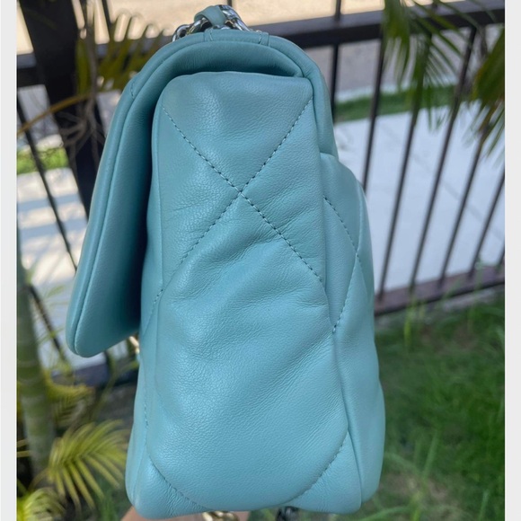 ❌Reserved❌🔥🔥Chanel Tiffany Blue Flap 19 Small Flap - Picture 8 of 16